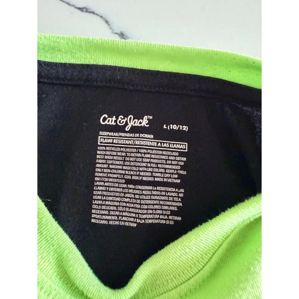 Cat & Jack Boys Color Block Green & Black Pajama Top Large
